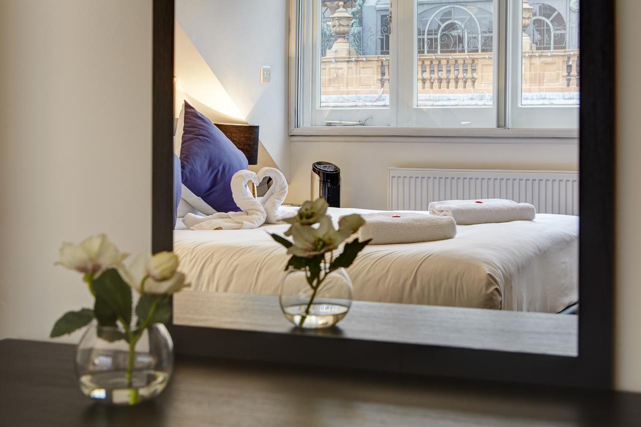 Knightsbridge Apartment London Room photo